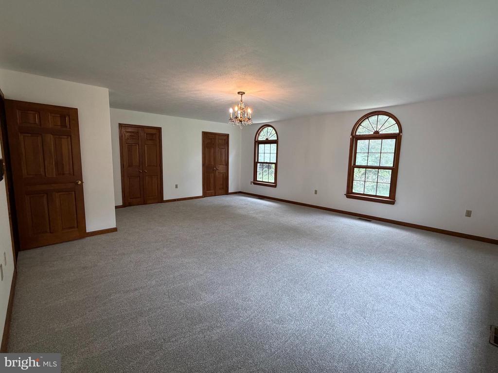 10393 HARRY BYRD HIGHWAY