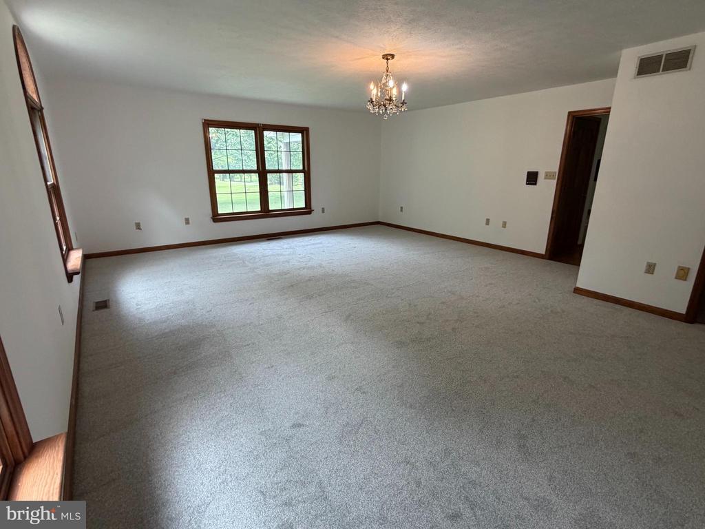 10393 HARRY BYRD HIGHWAY