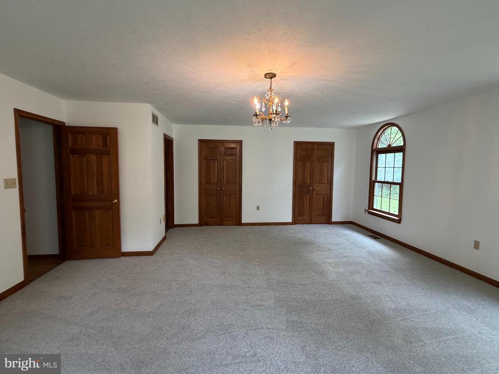 10393 HARRY BYRD HIGHWAY