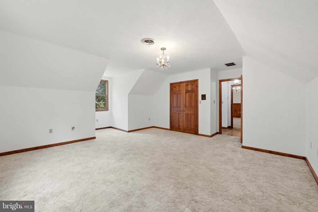10393 HARRY BYRD HIGHWAY