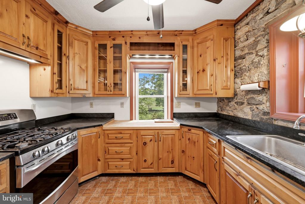 936 GUN BARREL RD