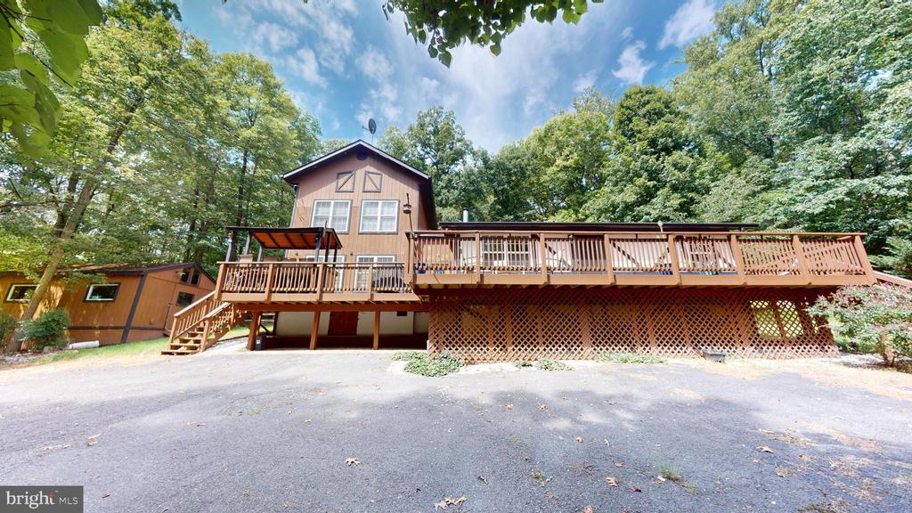 104 LAUREL LANE
