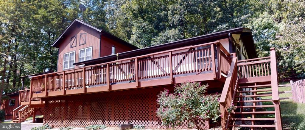 104 LAUREL LANE