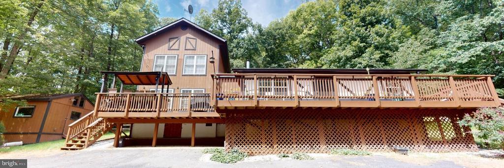 104 LAUREL LANE