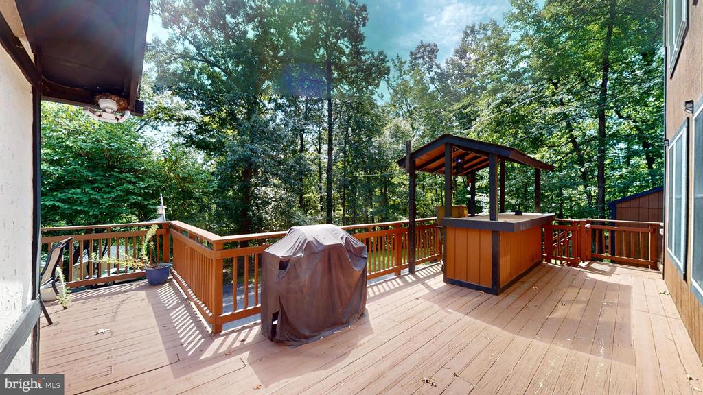 104 LAUREL LANE
