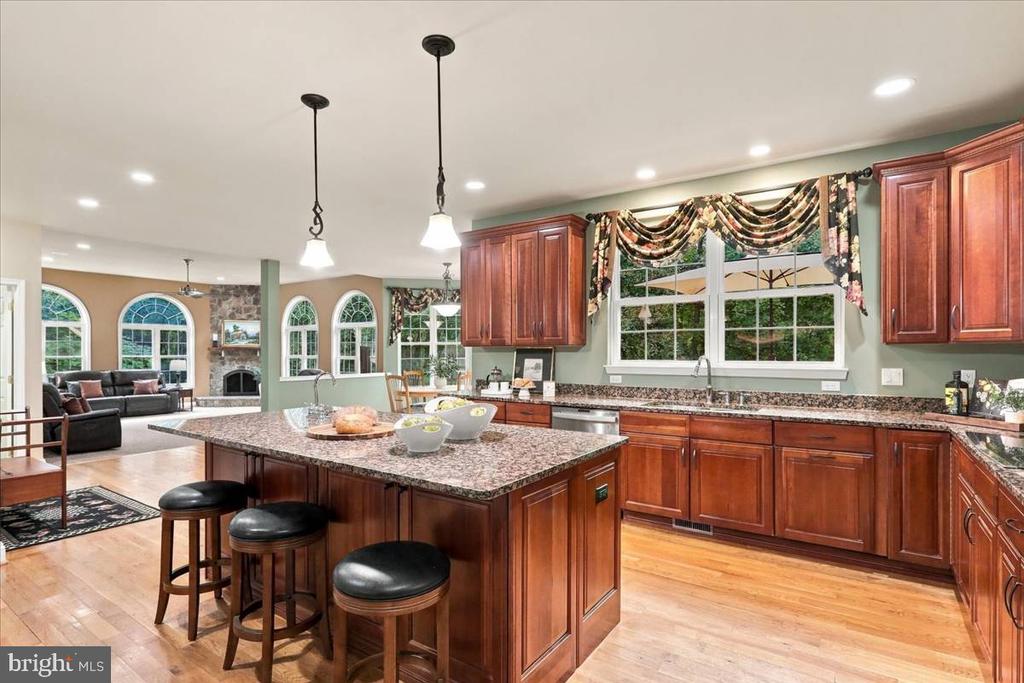 1029 COULSON LANE