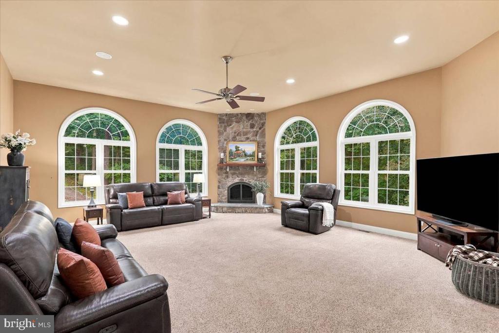 1029 COULSON LANE