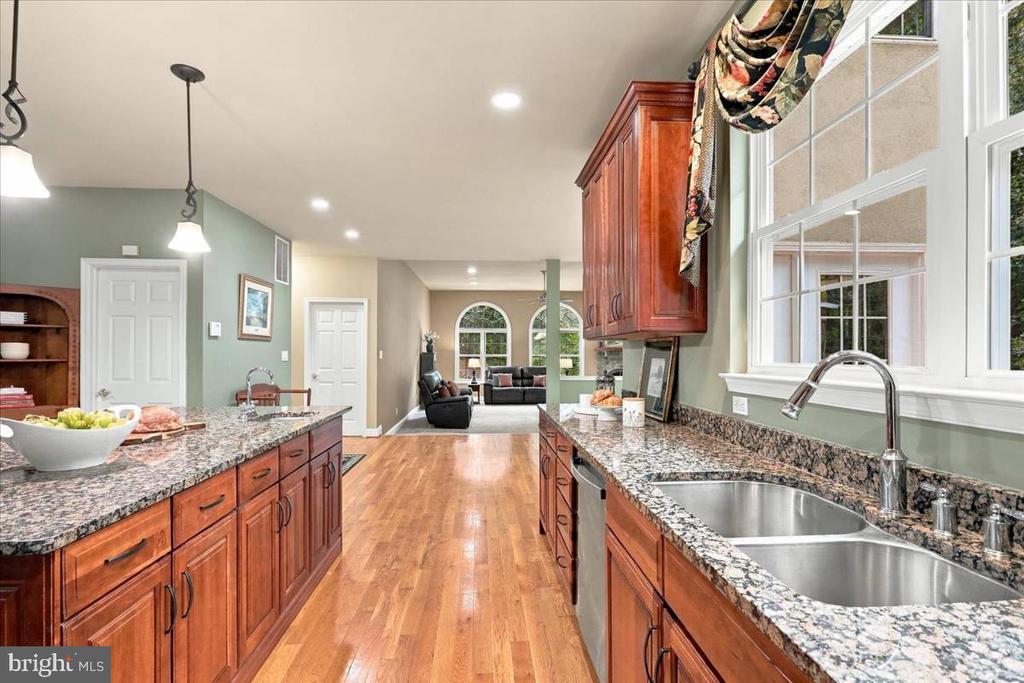 1029 COULSON LANE