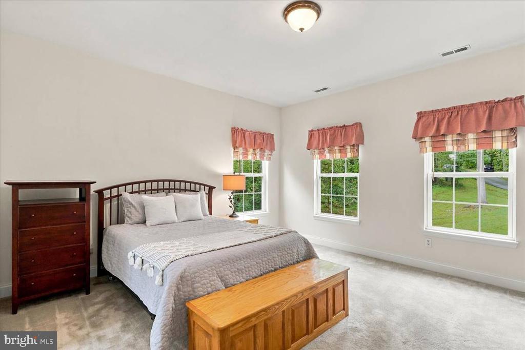 1029 COULSON LANE