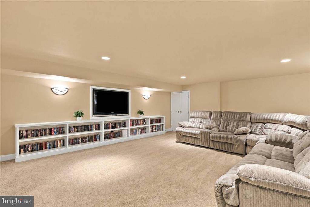 1029 COULSON LANE