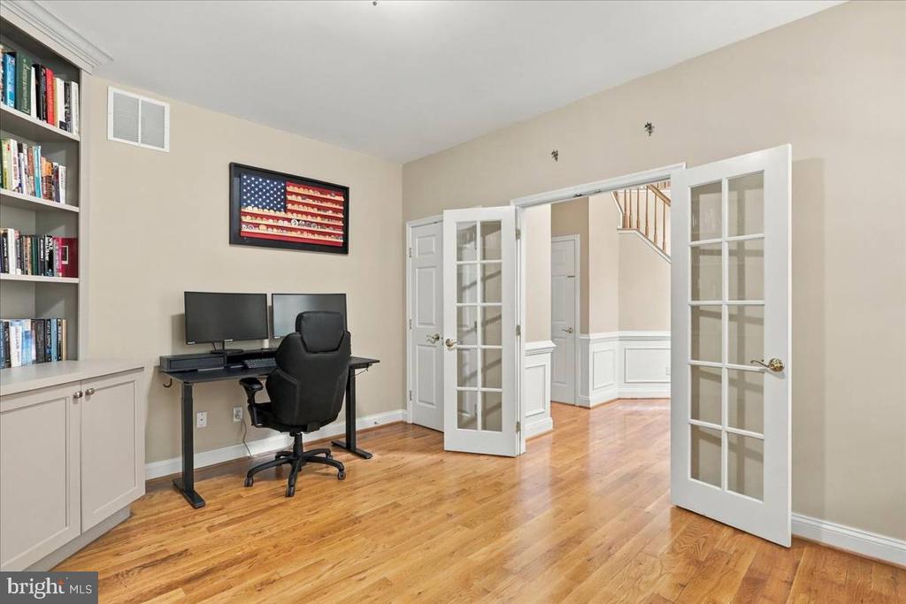 1029 COULSON LANE