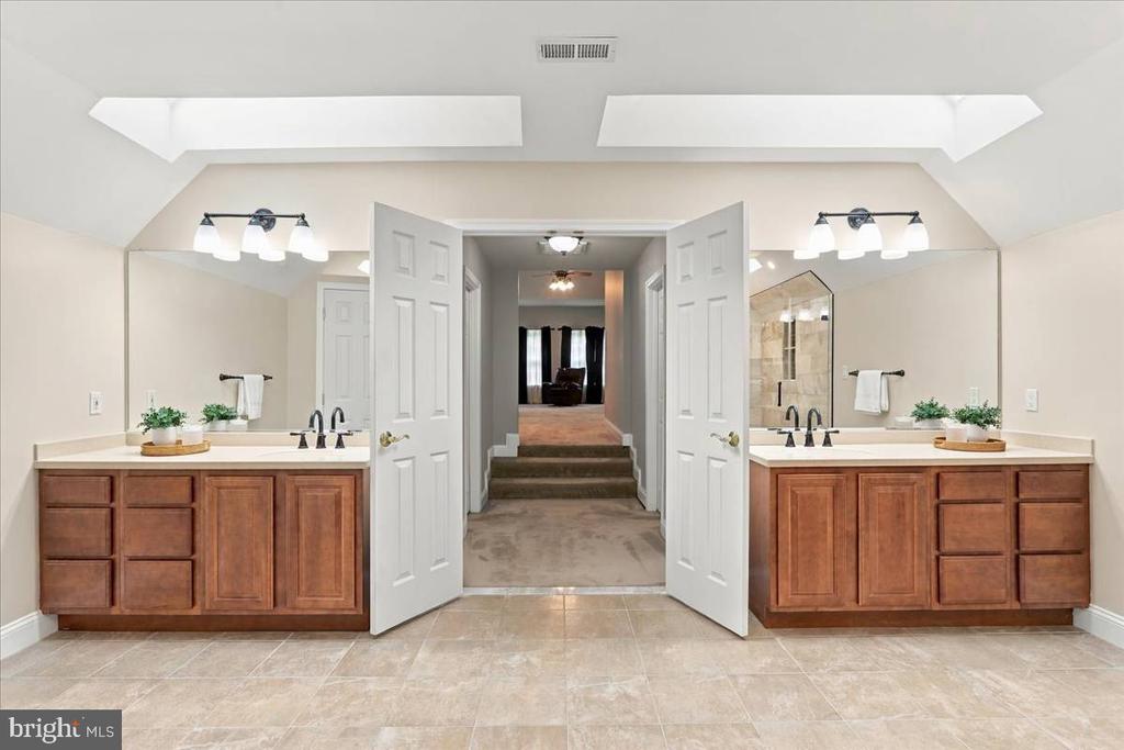 1029 COULSON LANE