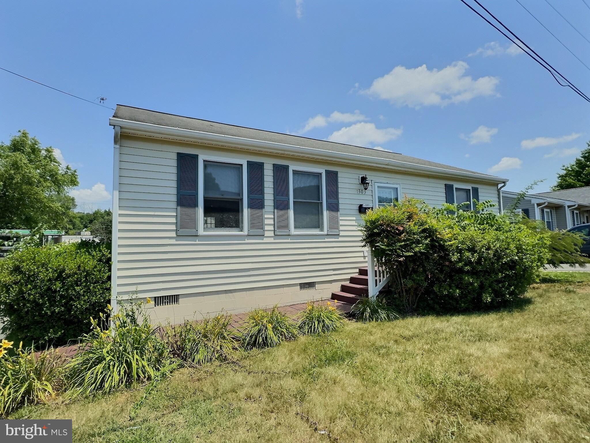 1303 Knoll Street