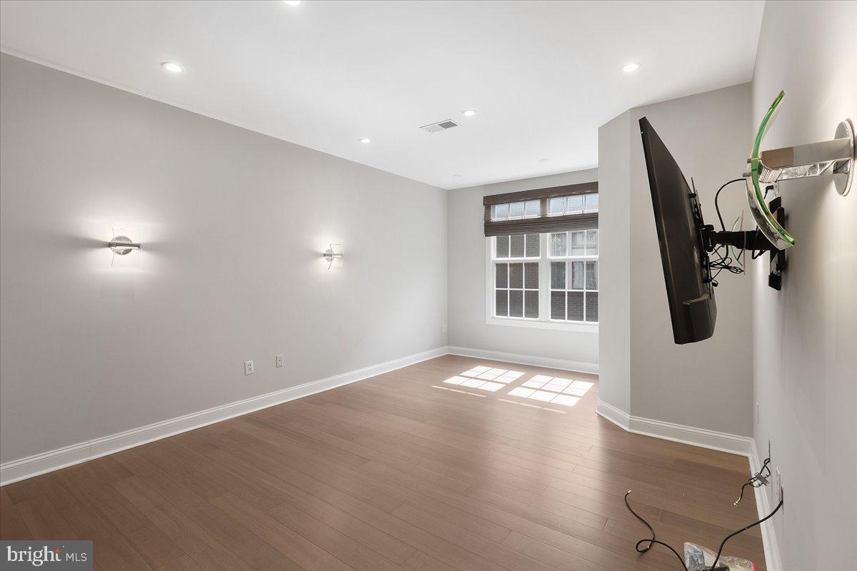 720 WALKER SQ SQ #2B