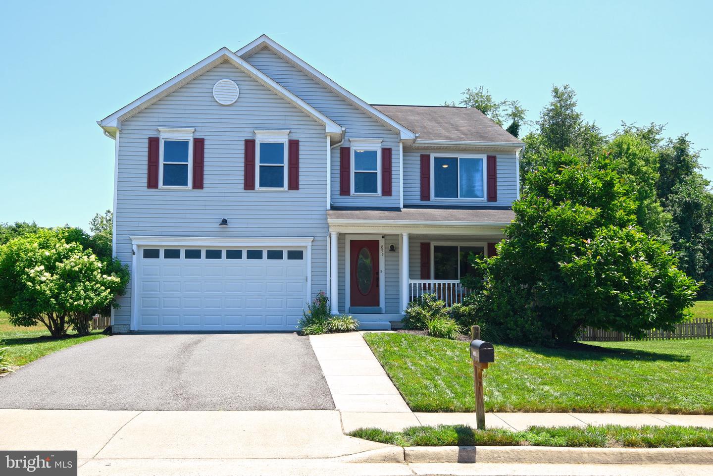 851 Woodcrest LOOP