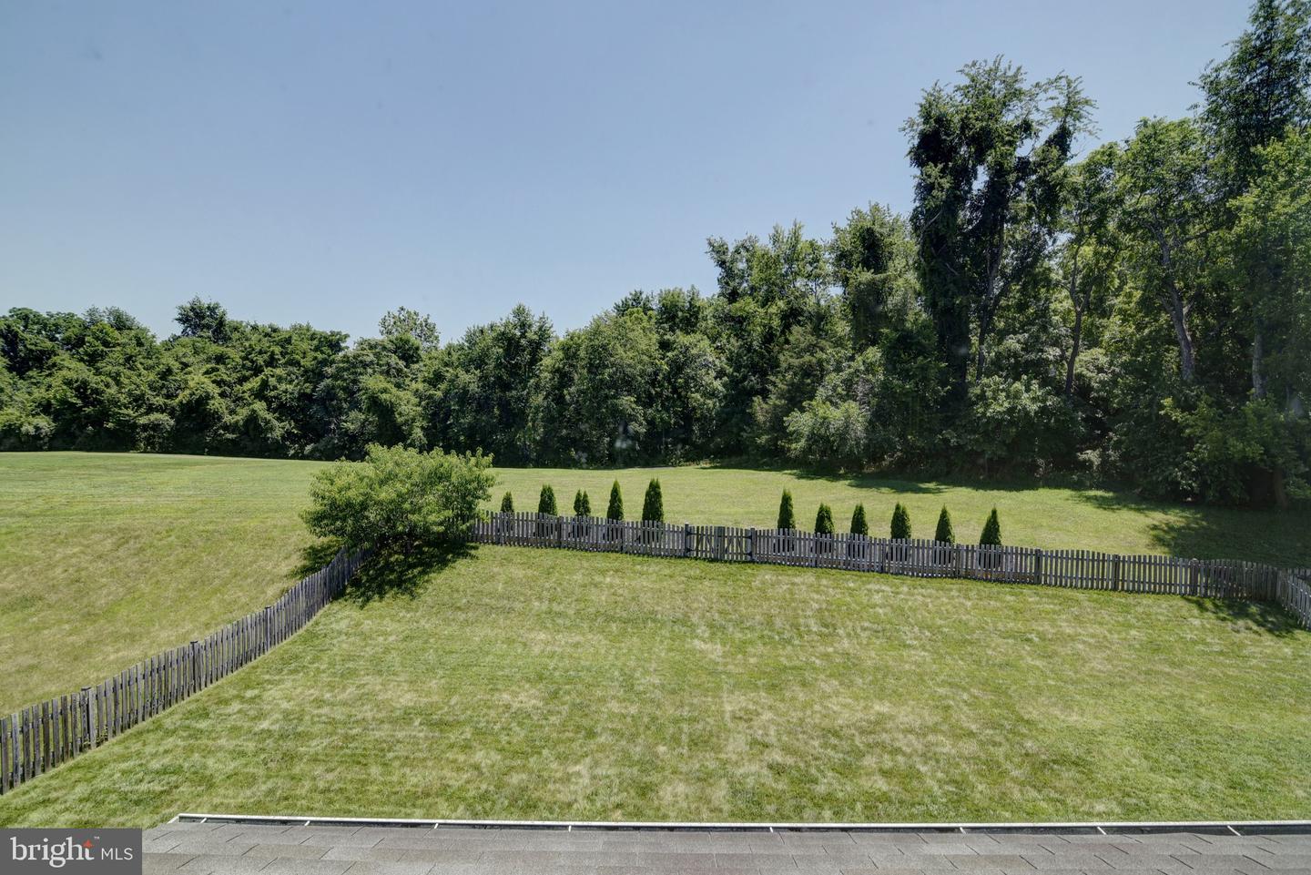 851 Woodcrest LOOP