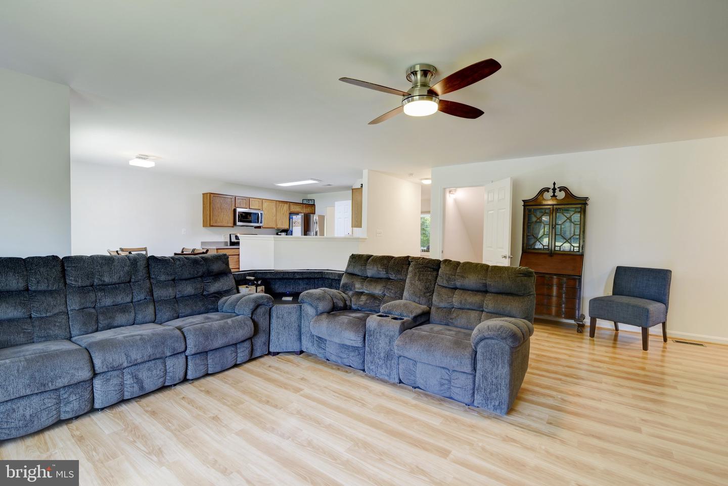 851 Woodcrest LOOP
