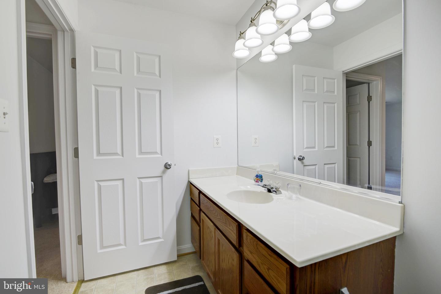 851 Woodcrest LOOP