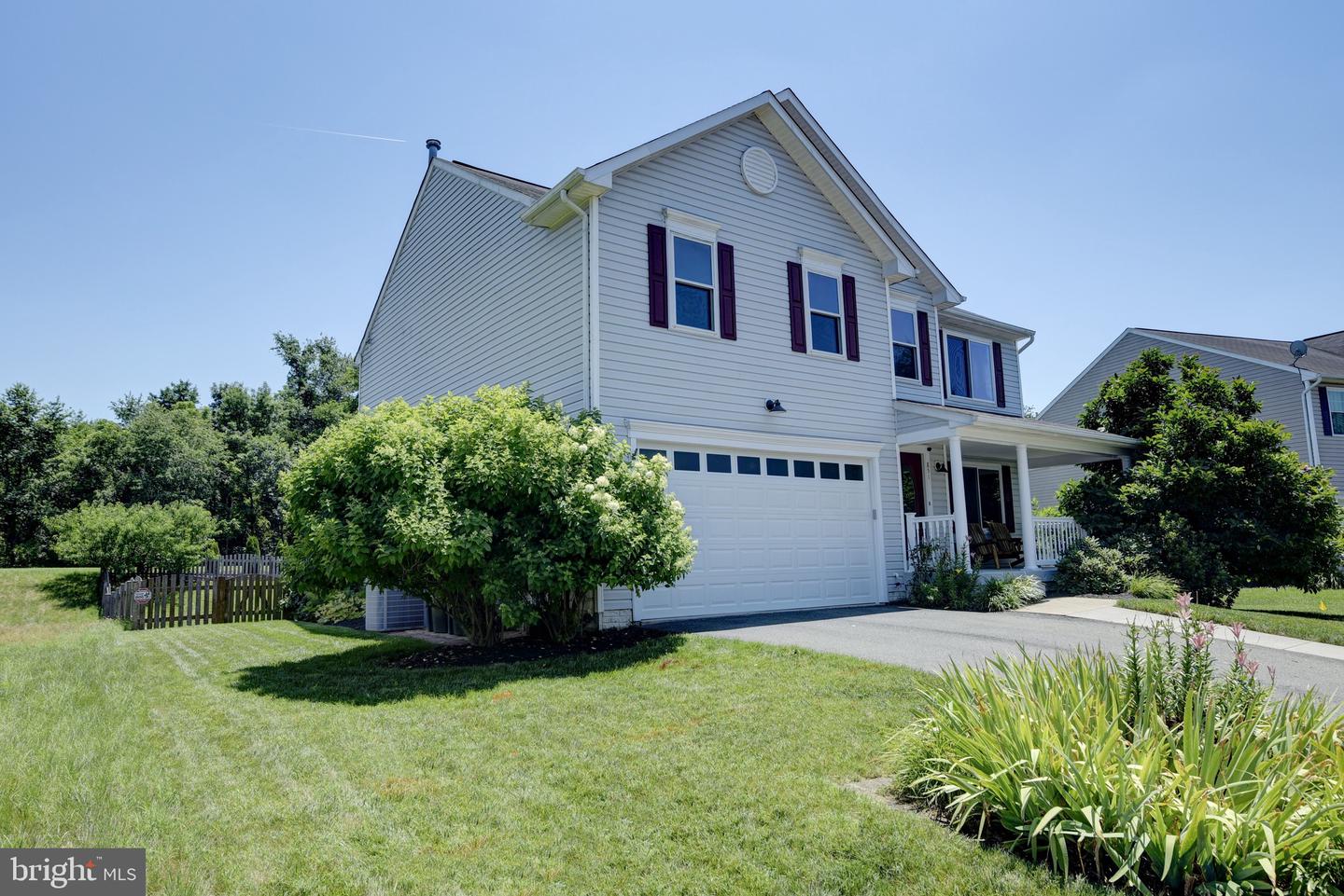 851 Woodcrest LOOP