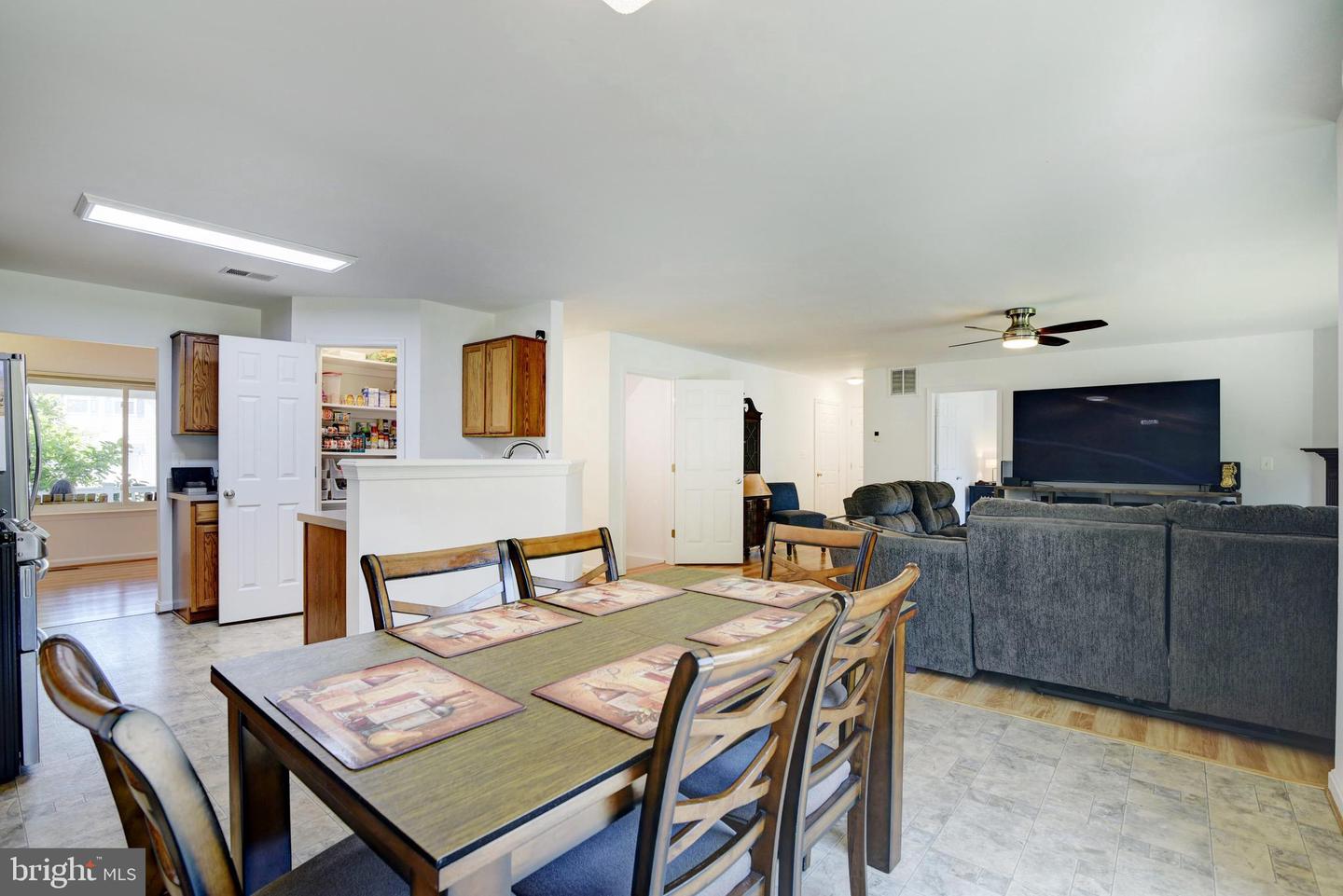 851 Woodcrest LOOP