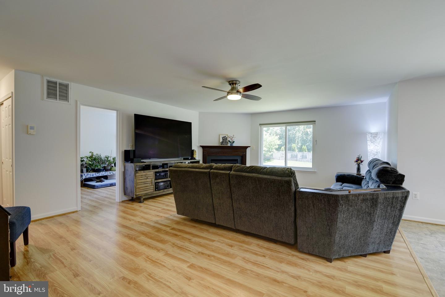 851 Woodcrest LOOP