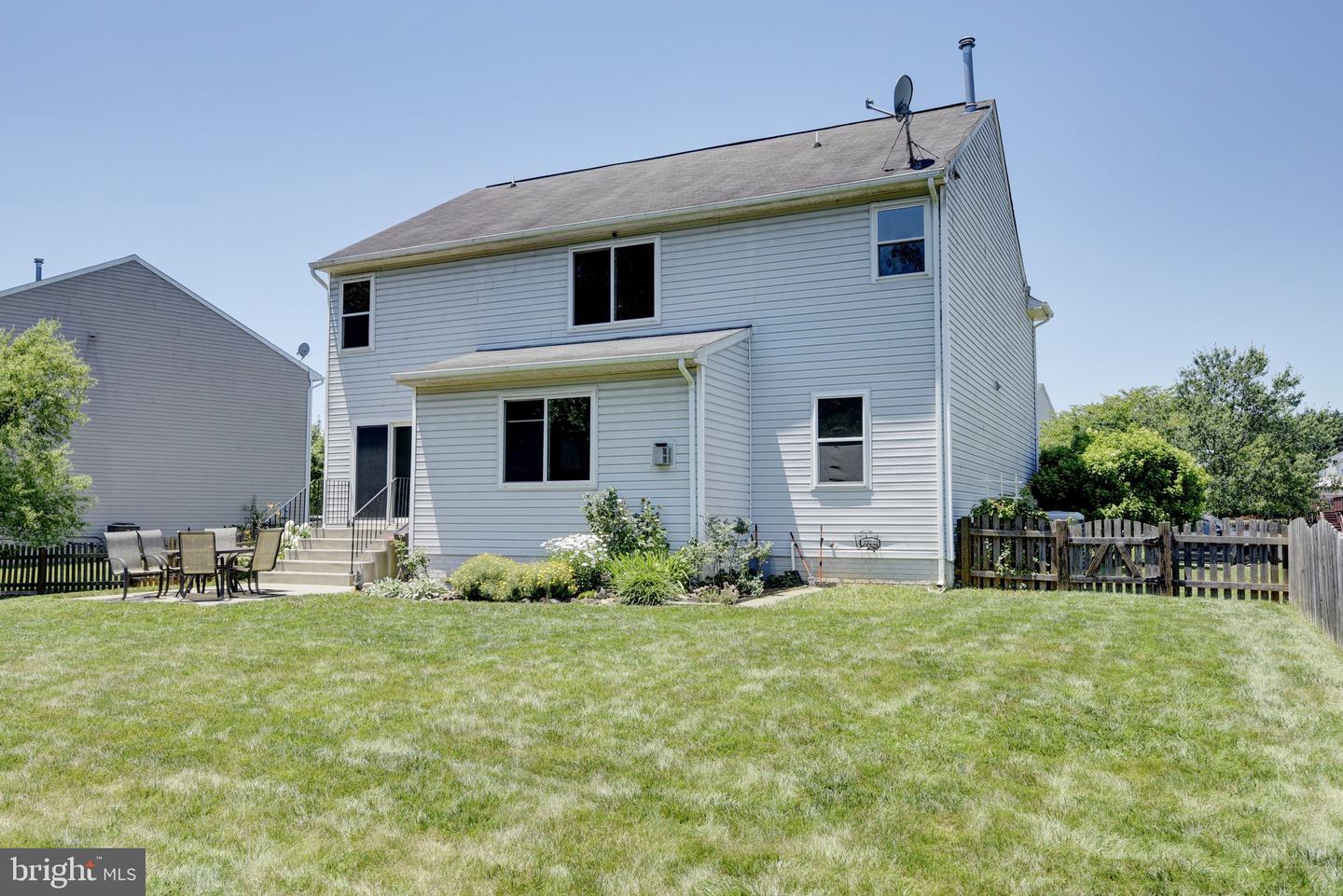 851 Woodcrest LOOP