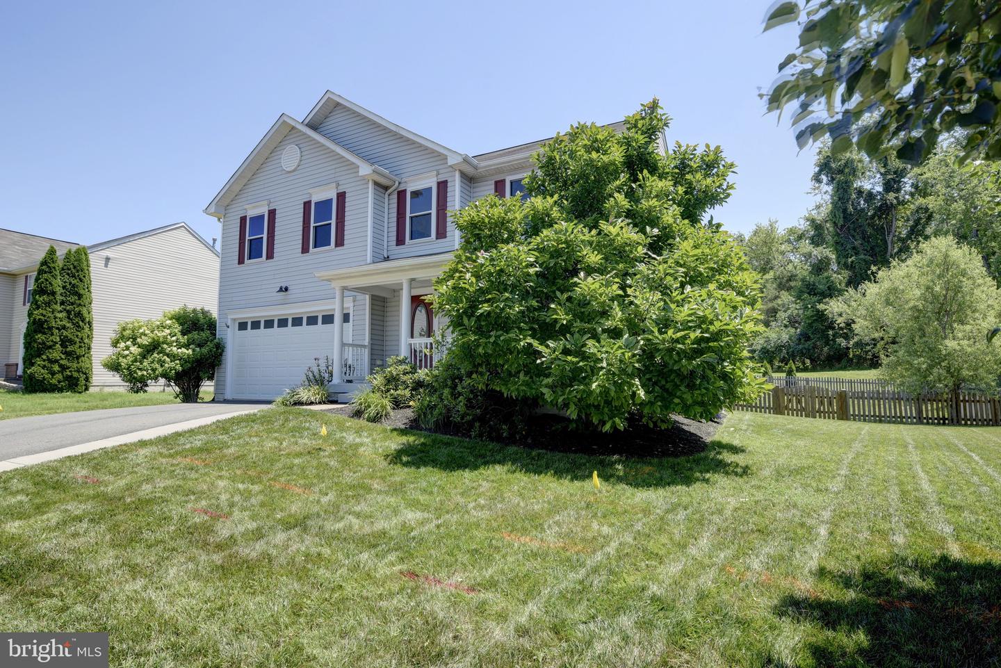 851 Woodcrest LOOP