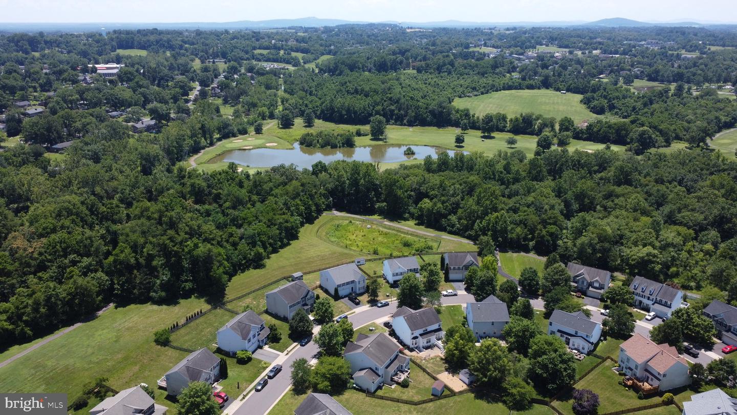 851 Woodcrest LOOP