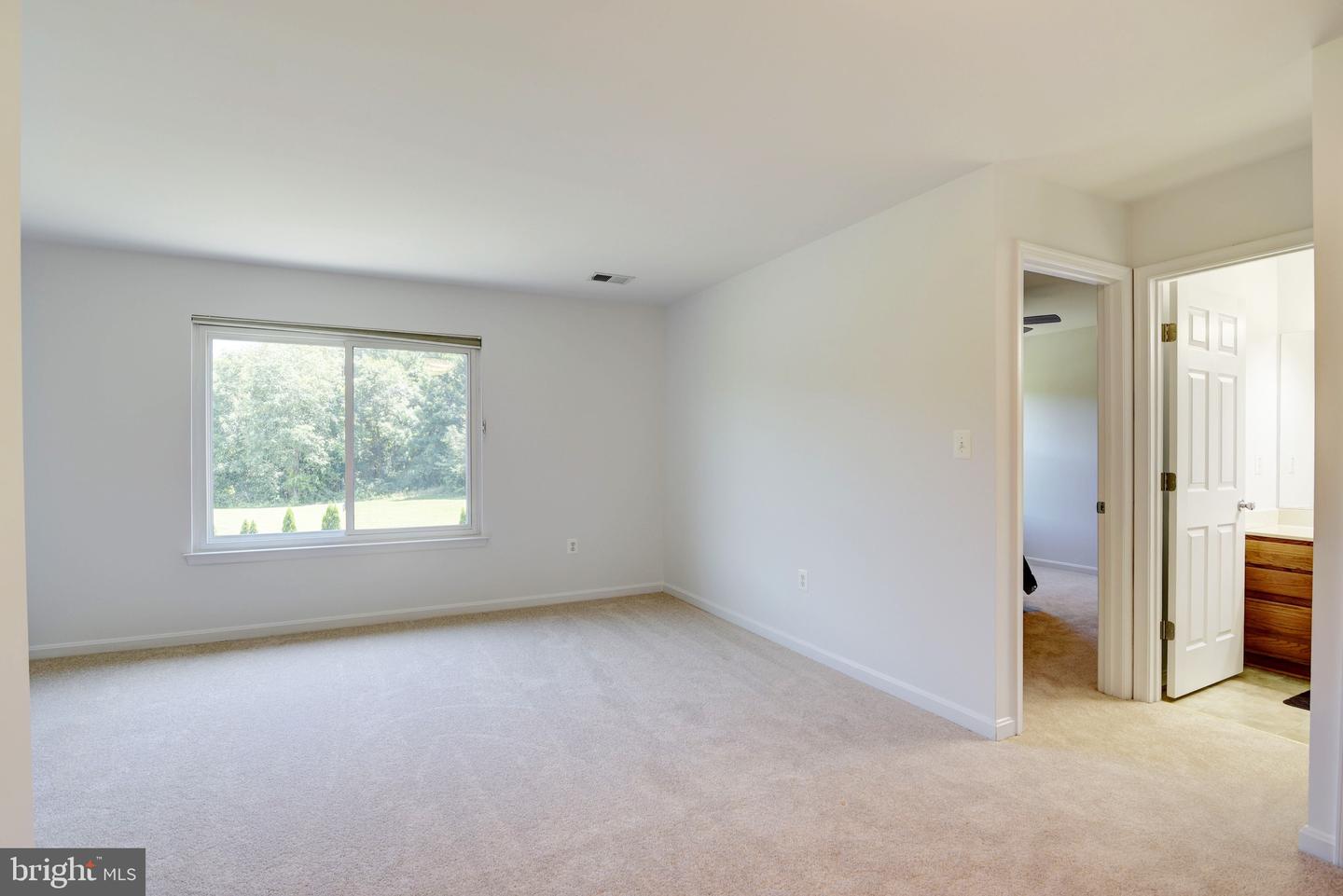 851 Woodcrest LOOP