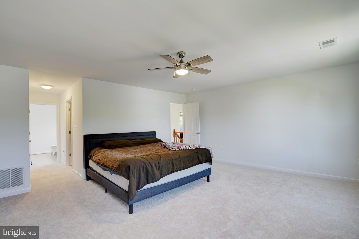 851 Woodcrest LOOP