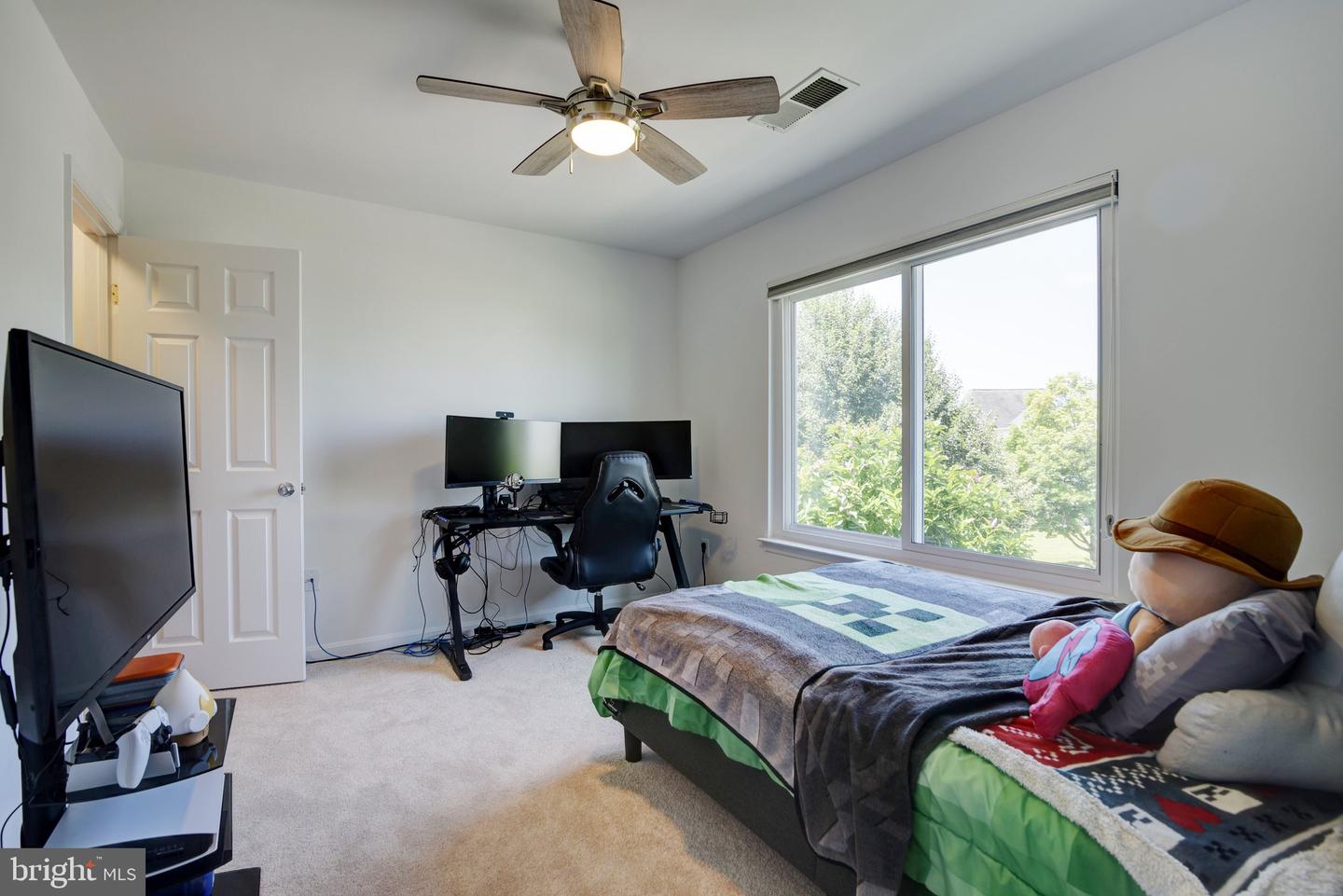 851 Woodcrest LOOP
