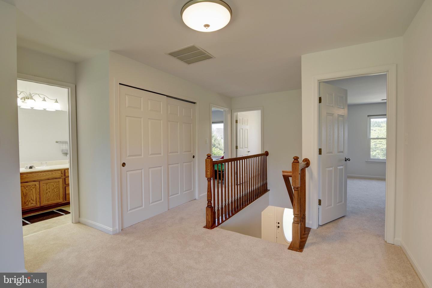 851 Woodcrest LOOP