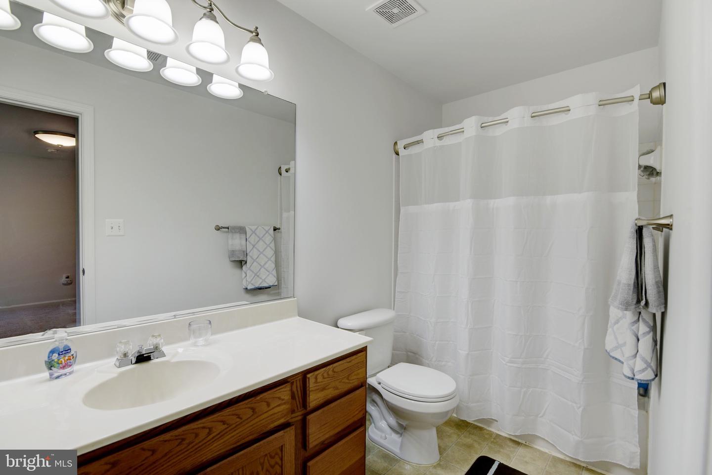 851 Woodcrest LOOP