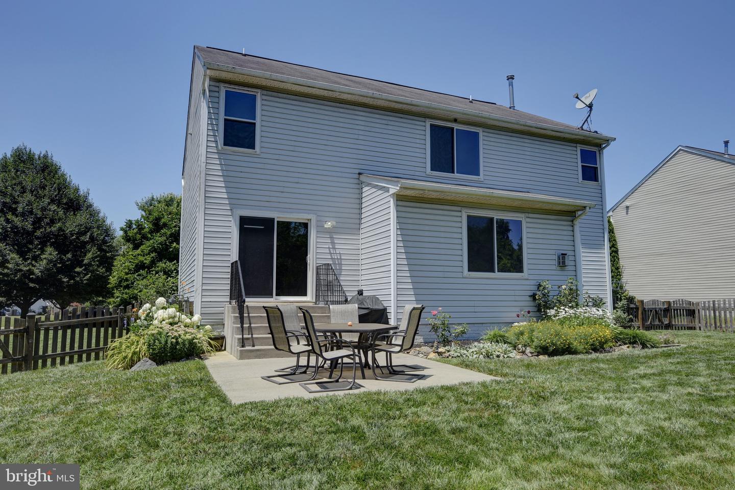 851 Woodcrest LOOP