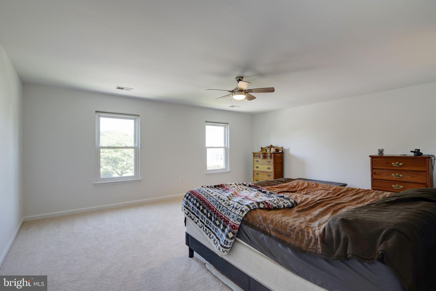 851 Woodcrest LOOP