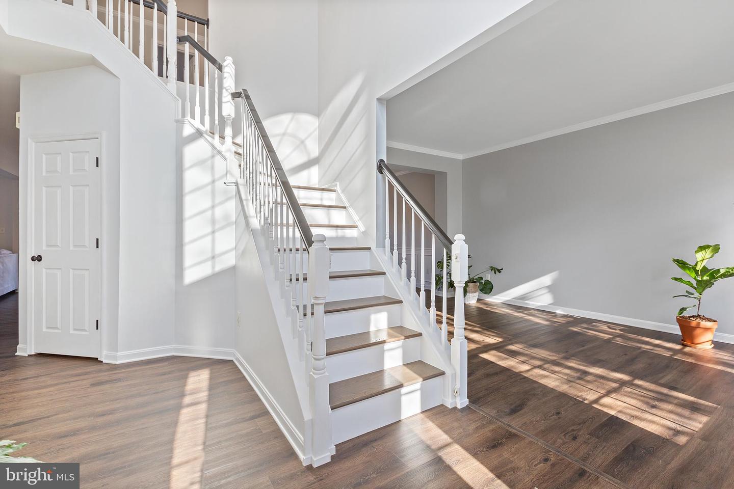 631 Holly Crest DRIVE