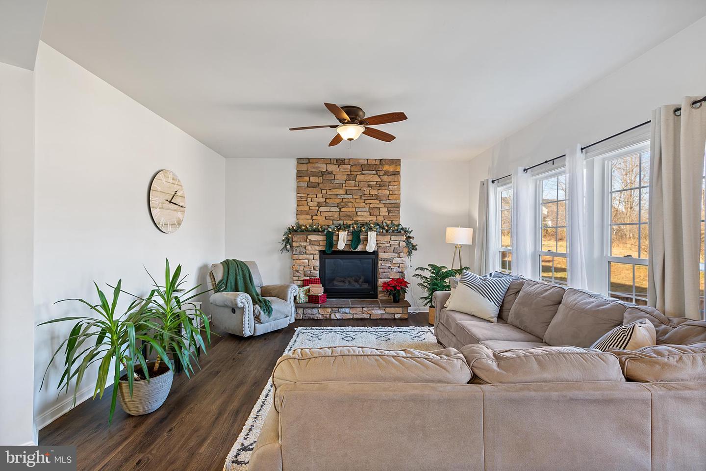 631 Holly Crest DRIVE