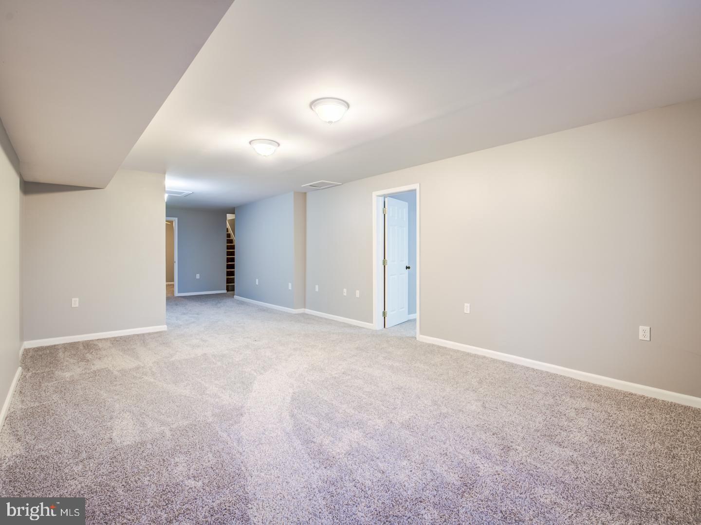 2033 LEEHIGH DRIVE