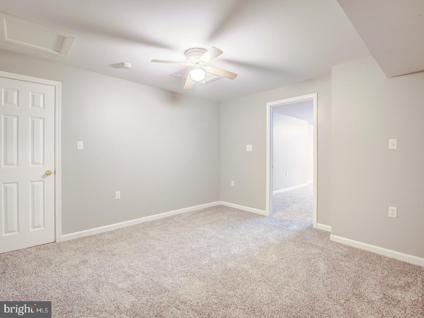 2033 LEEHIGH DRIVE