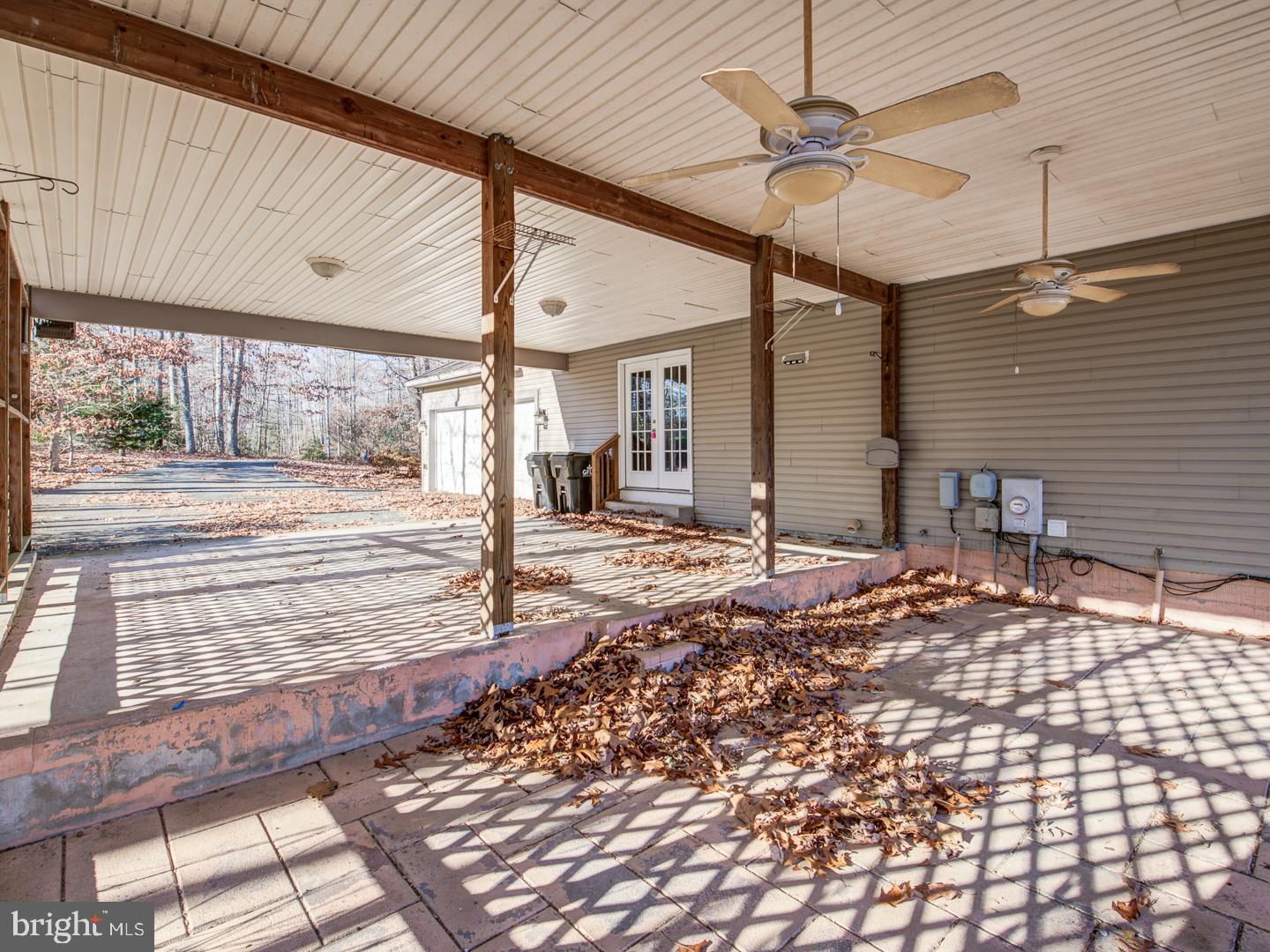 2033 LEEHIGH DRIVE