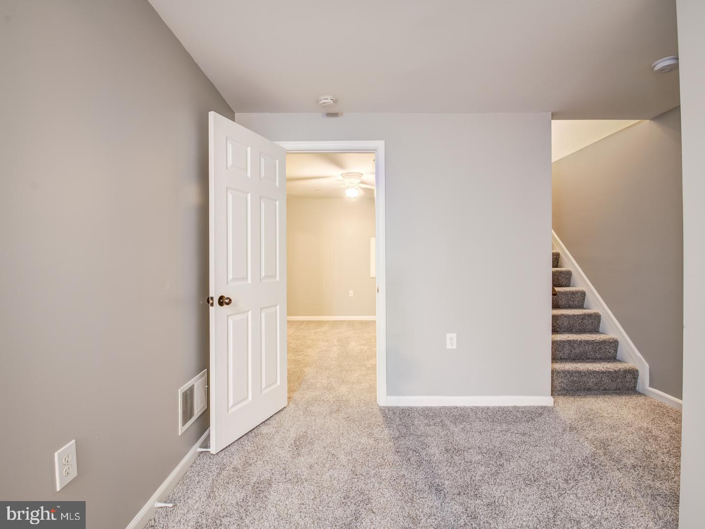 2033 LEEHIGH DRIVE