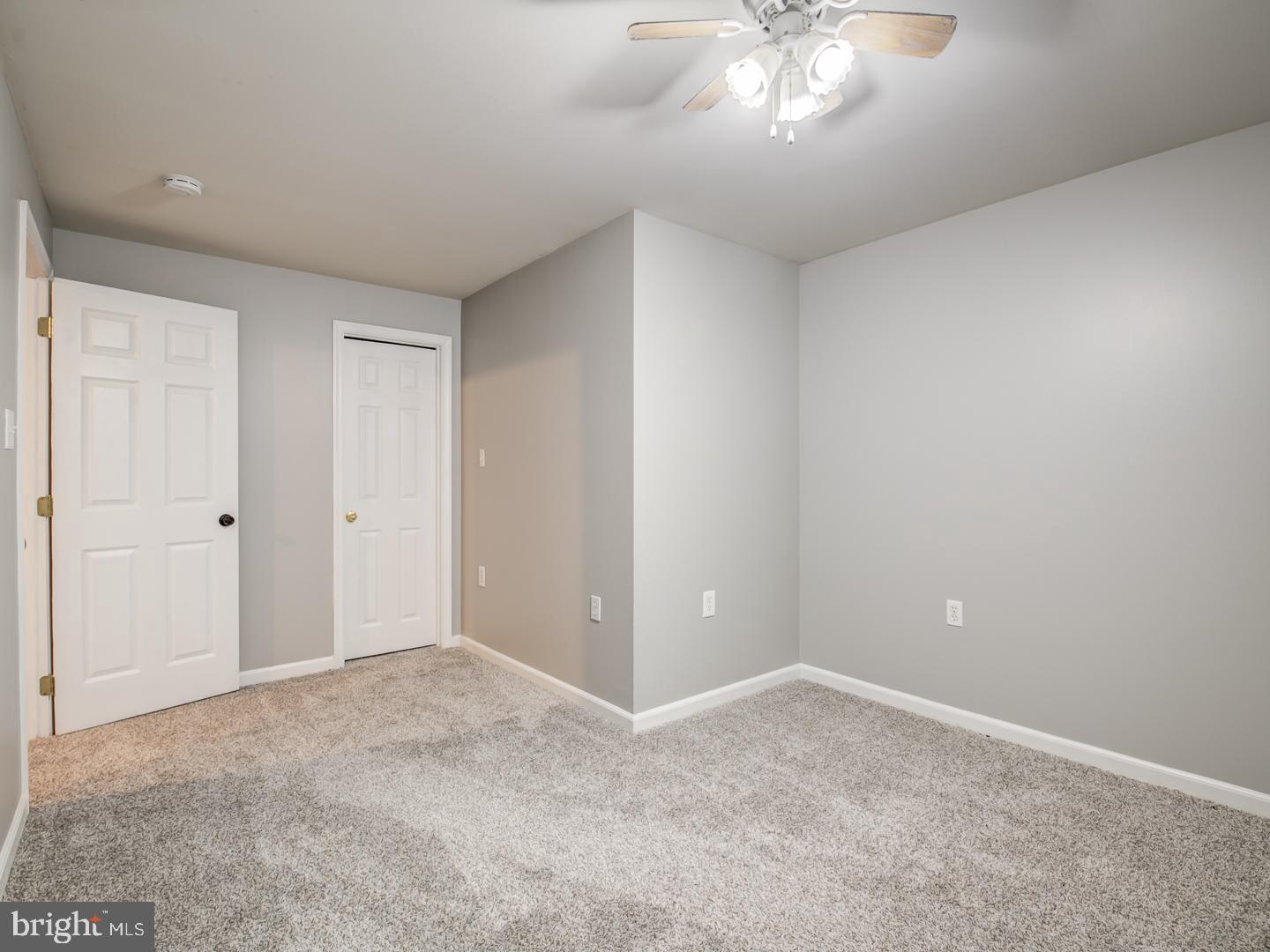 2033 LEEHIGH DRIVE