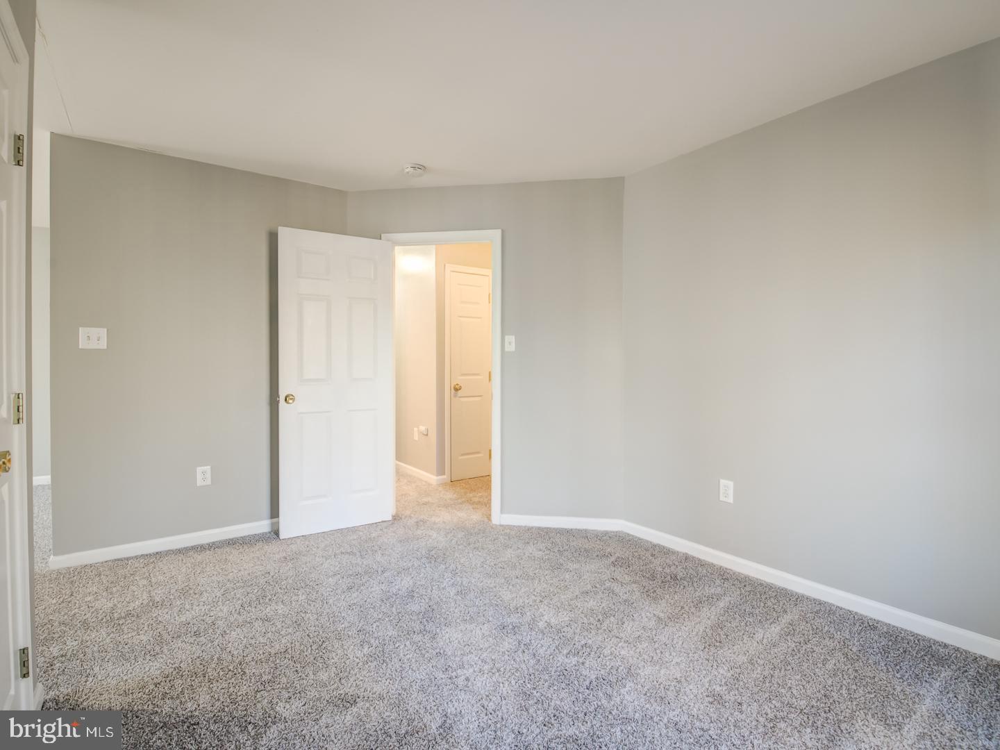 2033 LEEHIGH DRIVE