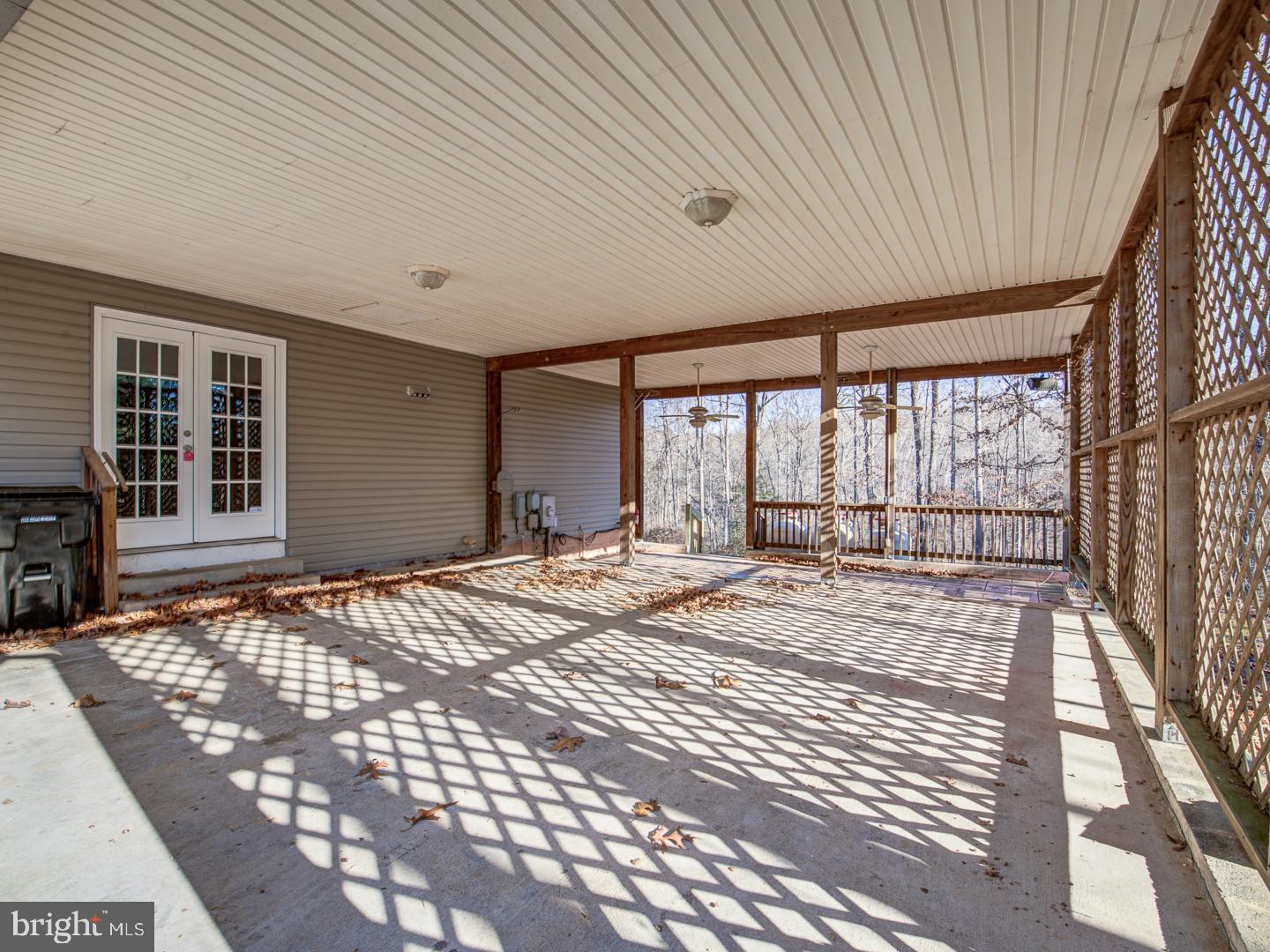 2033 LEEHIGH DRIVE