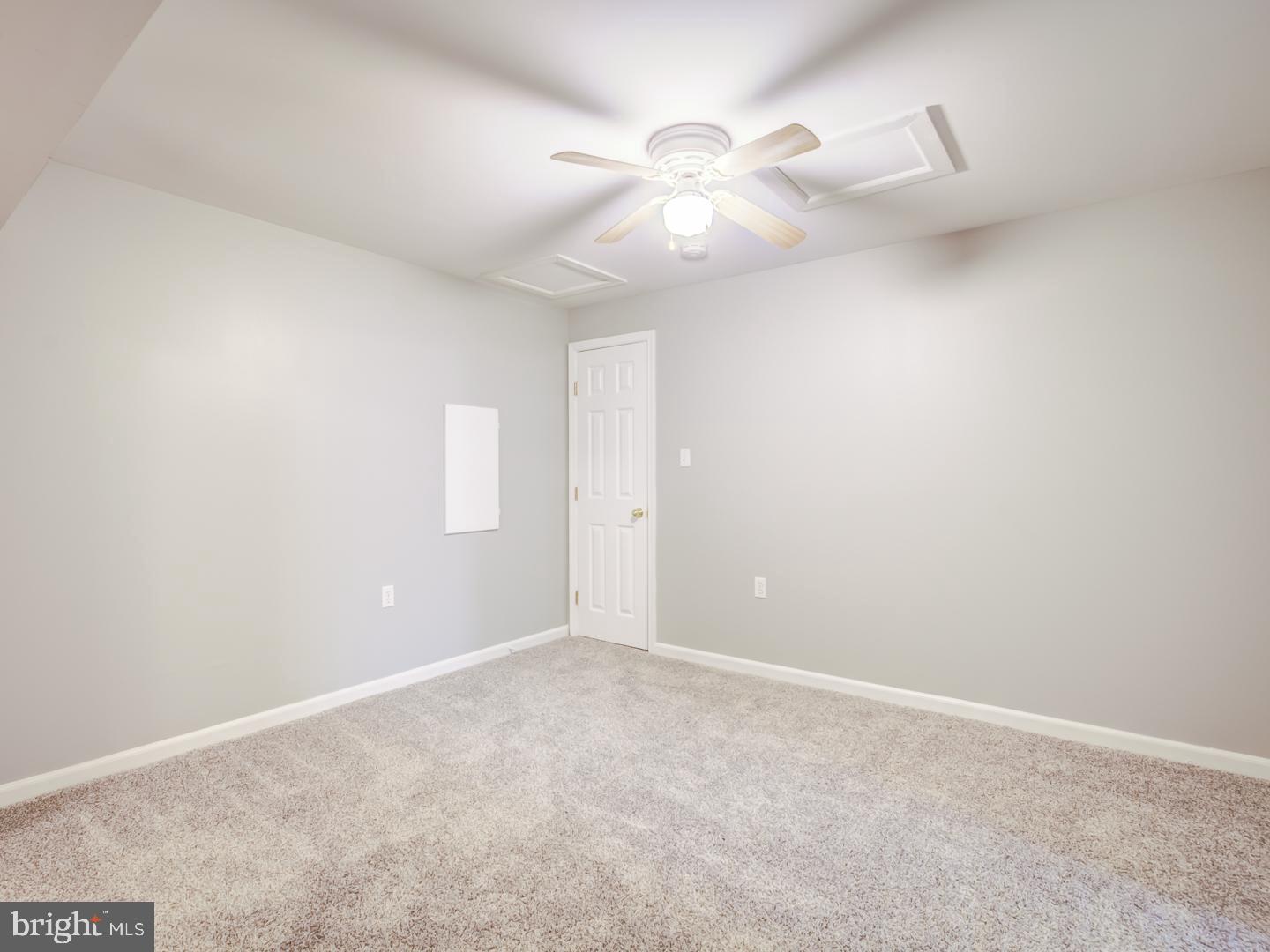 2033 LEEHIGH DRIVE