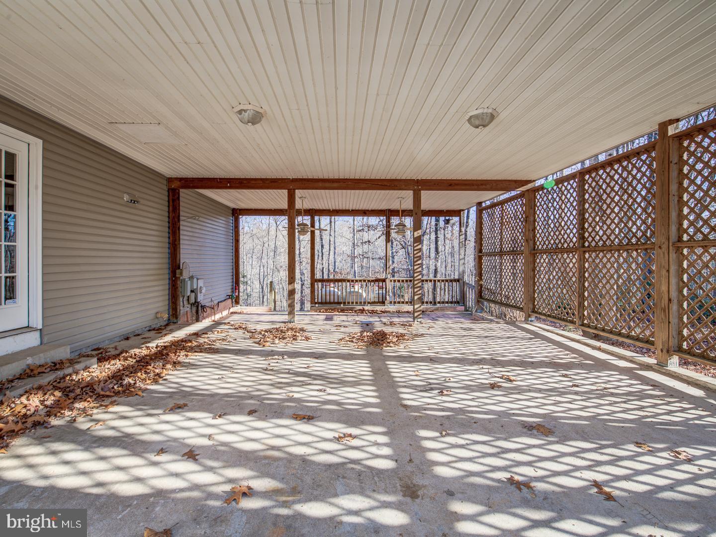 2033 LEEHIGH DRIVE