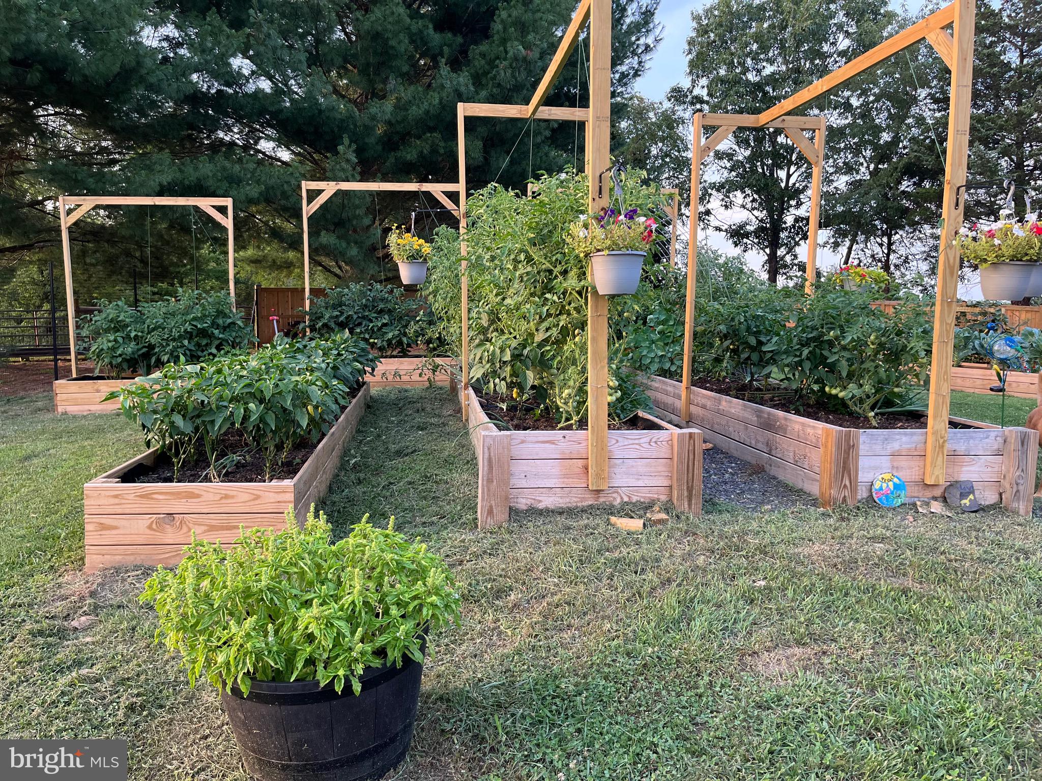 4612 HOLLY SPRINGS ROAD