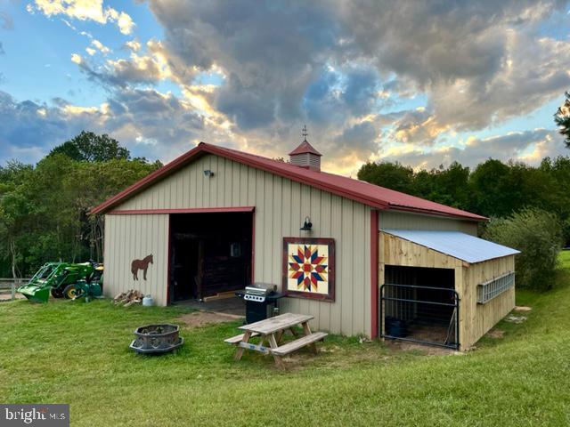 4612 HOLLY SPRINGS ROAD