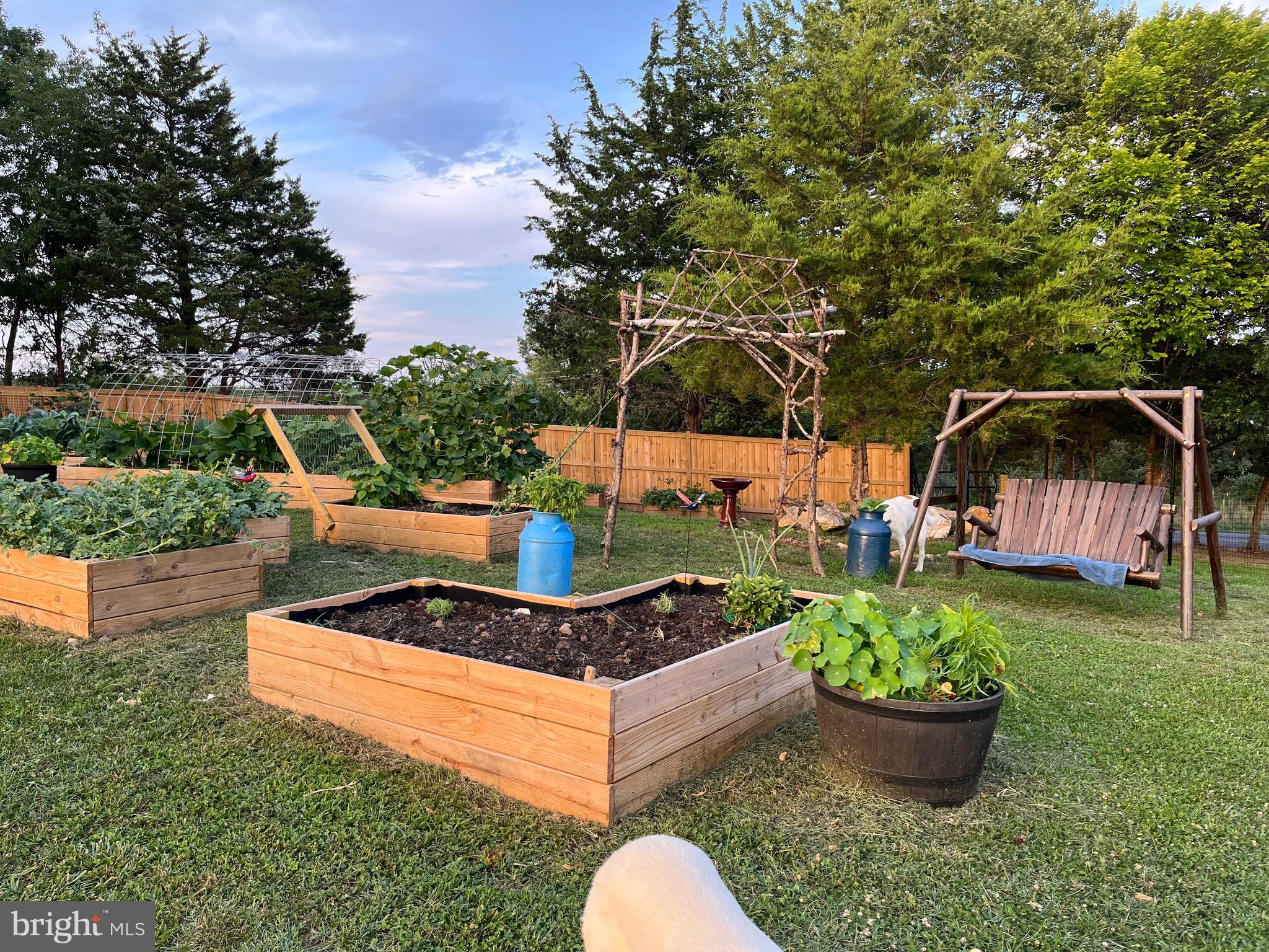 4612 HOLLY SPRINGS ROAD