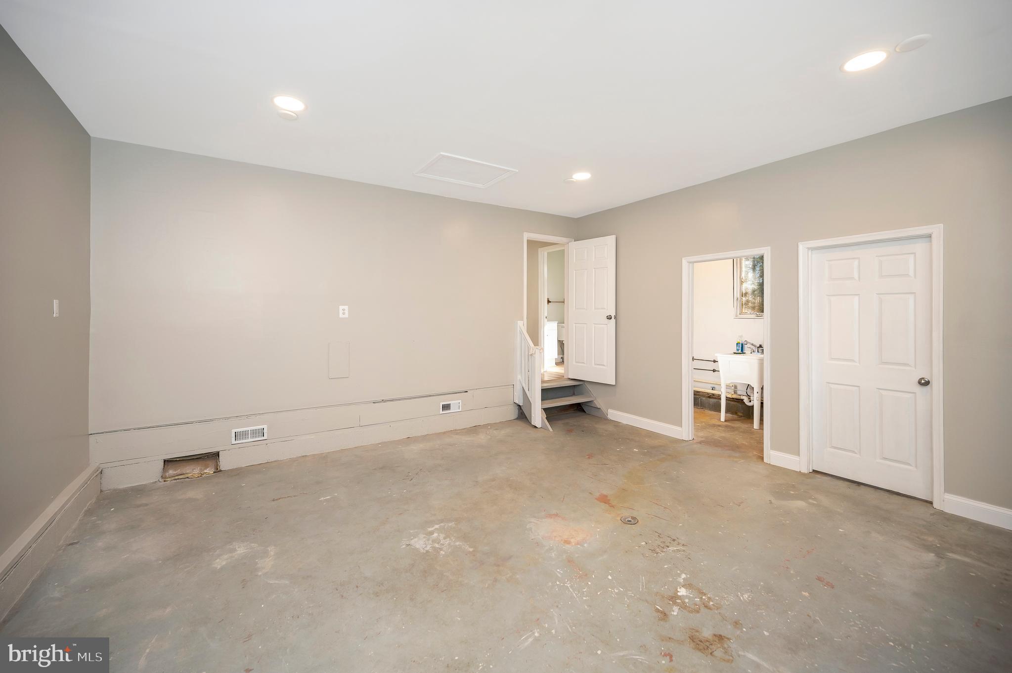 5212 Harvest Moon Ln